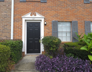 147 Northdale Place - Photo Thumbnail 3