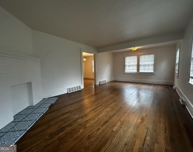 300 N College Street - Photo Thumbnail 1
