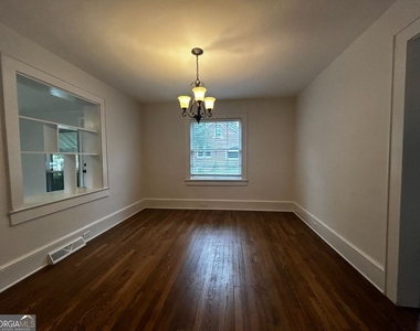 300 N College Street - Photo Thumbnail 2