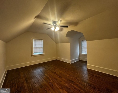 300 N College Street - Photo Thumbnail 9