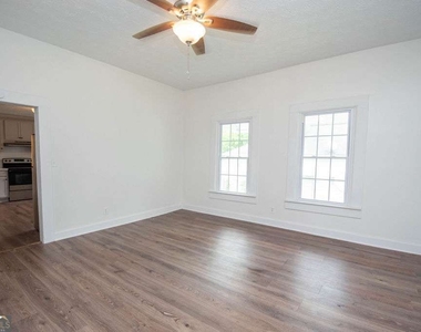 903 Georgia Avenue - Photo Thumbnail 3