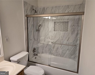 10845 Glenbarr Drive - Photo Thumbnail 8
