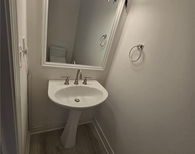 10845 Glenbarr Drive - Photo Thumbnail 5