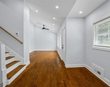 2223 Columbia Drive - Photo Thumbnail 2