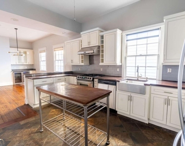 311 Josephine Street Ne - Photo Thumbnail 13