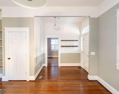 311 Josephine Street Ne - Photo Thumbnail 6