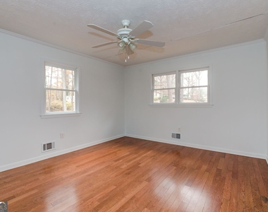 2213 Davis Road - Photo Thumbnail 6