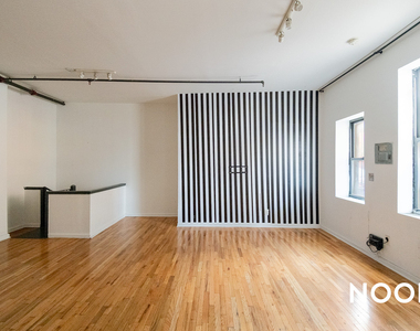 1670 Gates Ave - Photo Thumbnail 17