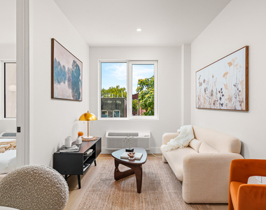 102 E 53rd St - Photo Thumbnail 3