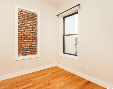 772 Jefferson Ave  - Photo Thumbnail 4