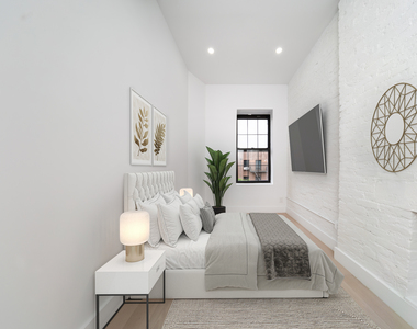 47 St Marks Place - Photo Thumbnail 4
