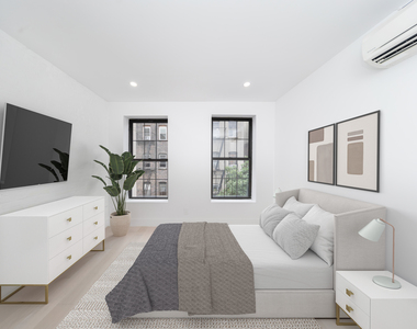 47 St Marks Place - Photo Thumbnail 3