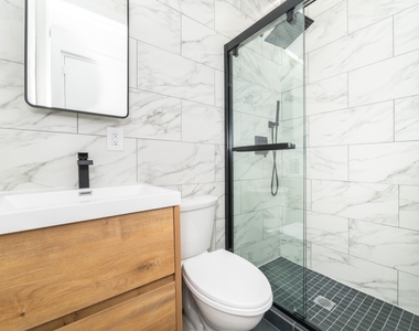 47 St Marks Place - Photo Thumbnail 5