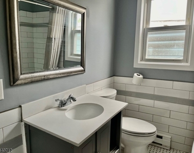 8 Newton Ave - Photo Thumbnail 8