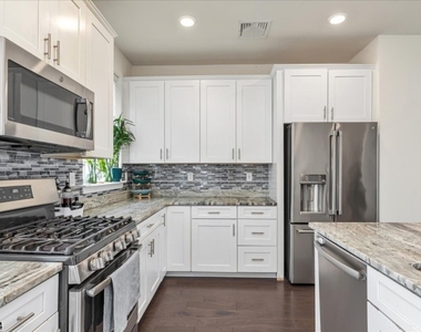 309 Saratoga Ct - Photo Thumbnail 12