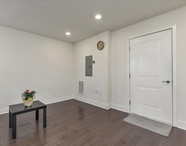 309 Saratoga Ct - Photo Thumbnail 4