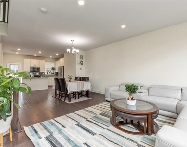 309 Saratoga Ct - Photo Thumbnail 18