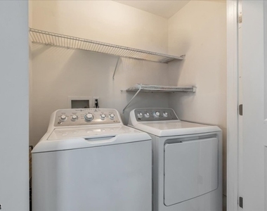 309 Saratoga Ct - Photo Thumbnail 24