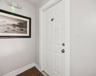 107 Macarthur Ave - Photo Thumbnail 4