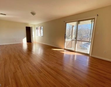 306 Lake Shore South - Photo Thumbnail 6