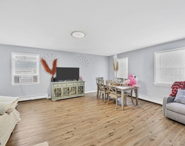 137 Belvidere Ave - Photo Thumbnail 2