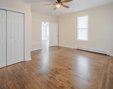 48 Unionville Ave - Photo Thumbnail 2