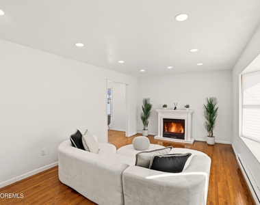 1033 Birmingham Avenue - Photo Thumbnail 6