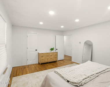 1033 Birmingham Avenue - Photo Thumbnail 3