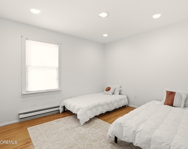 1033 Birmingham Avenue - Photo Thumbnail 4