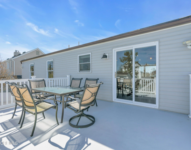 718 19th Avenue - Photo Thumbnail 7