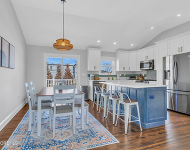 718 19th Avenue - Photo Thumbnail 11