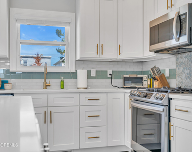 718 19th Avenue - Photo Thumbnail 13