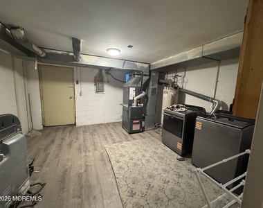 321 Spring Street - Photo Thumbnail 17