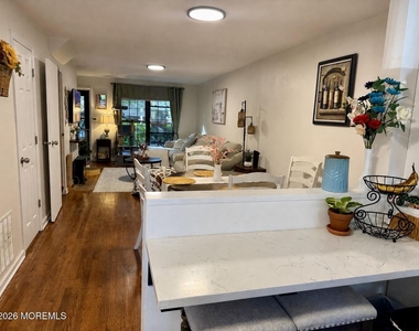321 Spring Street - Photo Thumbnail 6