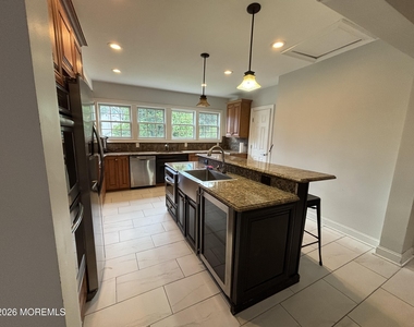 64 Hollywood Avenue - Photo Thumbnail 4