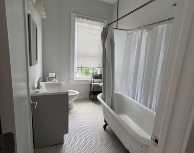 64 Hollywood Avenue - Photo Thumbnail 18