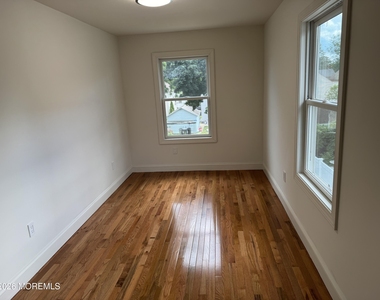 13 Locust Avenue - Photo Thumbnail 14