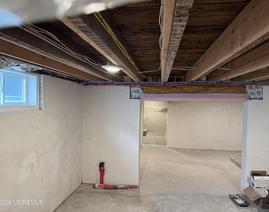 13 Locust Avenue - Photo Thumbnail 17
