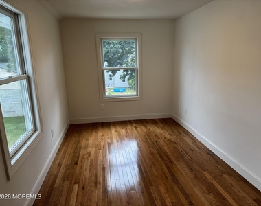 13 Locust Avenue - Photo Thumbnail 15