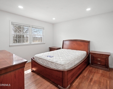 10 Monroe Court - Photo Thumbnail 26