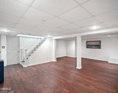 10 Monroe Court - Photo Thumbnail 31