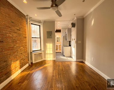 Mott Street - Photo Thumbnail 1