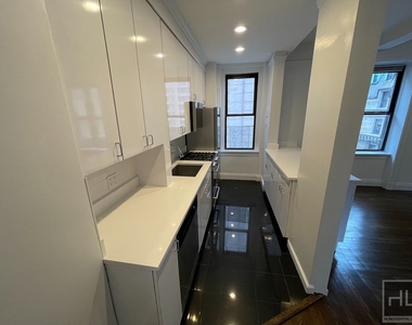 West 55 Street - Photo Thumbnail 1