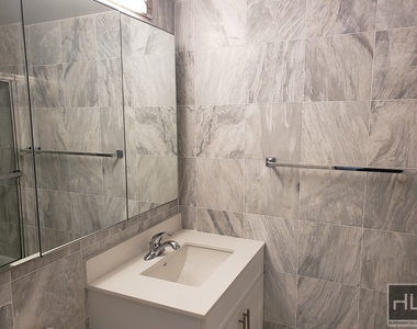 East 71st Street - Photo Thumbnail 6