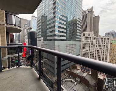 West 48th Street - Photo Thumbnail 7