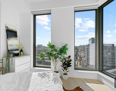 Vanderbilt Avenue - Photo Thumbnail 5