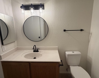 8625 E Belleview Place - Photo Thumbnail 12