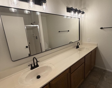 8625 E Belleview Place - Photo Thumbnail 18