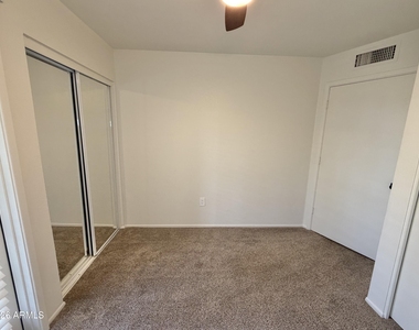 8625 E Belleview Place - Photo Thumbnail 10