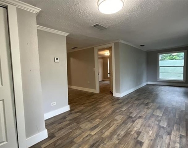 560 Athens Street - Photo Thumbnail 4